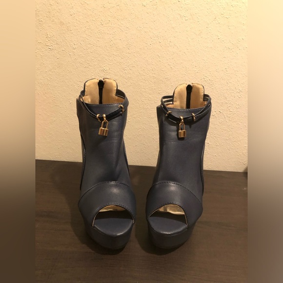 Navy Blue Heels - Picture 2 of 4